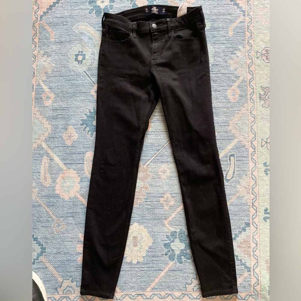 🔥🔥Hollister Jet Black Mid-Rise Women's Classic Super Skinny Denim Jeans